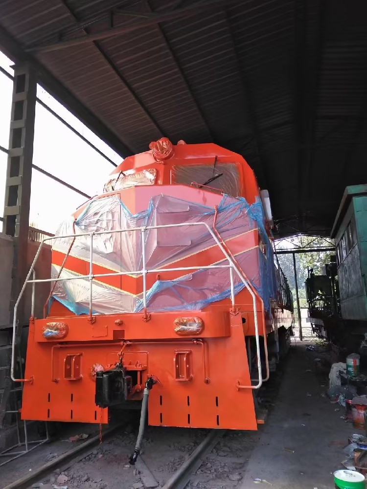 鐵路守護者，晨虹醇酸防銹漆確保安全暢通